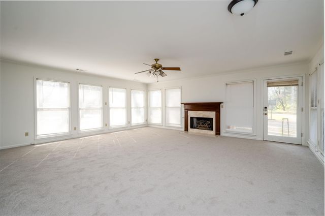 319 E POPLAR AVE, Collierville, TN 38017