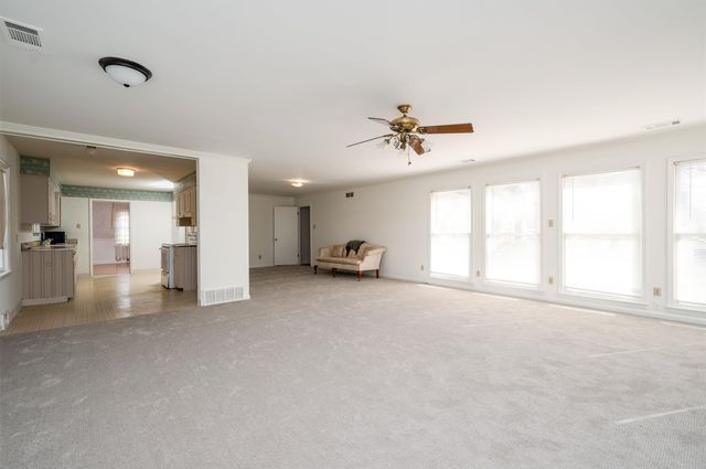 319 E POPLAR AVE, Collierville, TN 38017