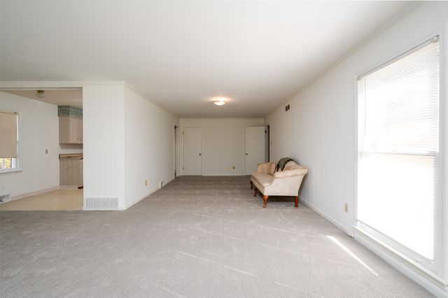 319 E POPLAR AVE, Collierville, TN 38017