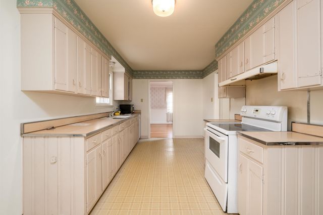 319 E POPLAR AVE, Collierville, TN 38017