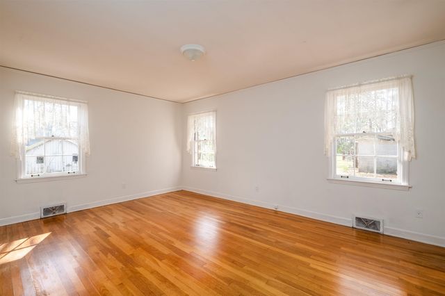 319 E POPLAR AVE, Collierville, TN 38017