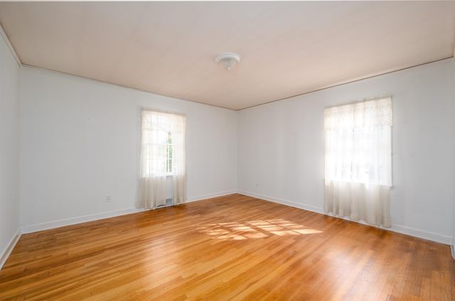 319 E POPLAR AVE, Collierville, TN 38017