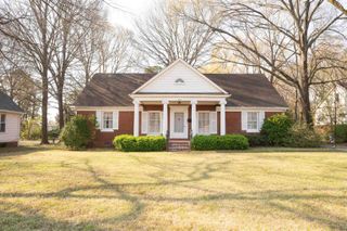 319 E POPLAR AVE, Collierville, TN 38017