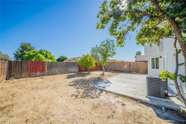 827 S Tamarisk Avenue, Rialto, CA 92376