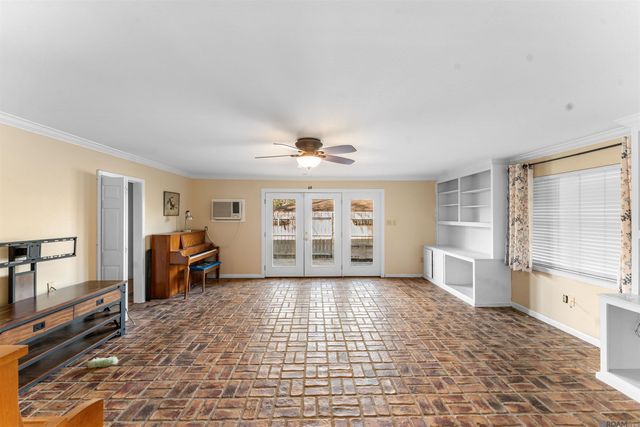 1143 Sharynwood Dr, Baton Rouge, LA 70808