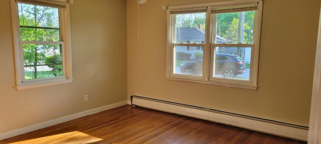 4 Grant Street, Derry, NH 03038