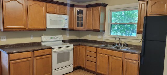 4 Grant Street, Derry, NH 03038