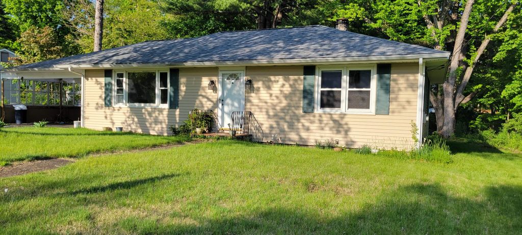 4 Grant Street, Derry, NH 03038