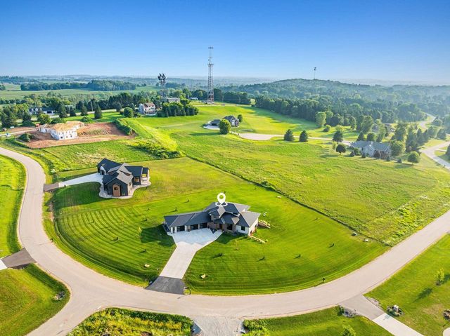 W8251 HACKBERRY HILLS ROAD, Hortonville, WI 54944