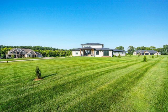 W8251 HACKBERRY HILLS ROAD, Hortonville, WI 54944