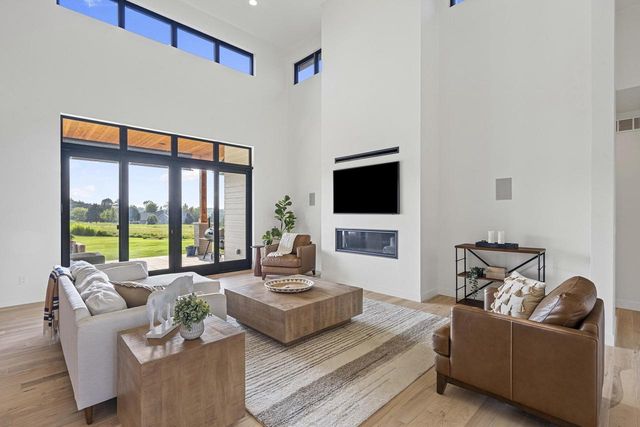 W8251 HACKBERRY HILLS ROAD, Hortonville, WI 54944