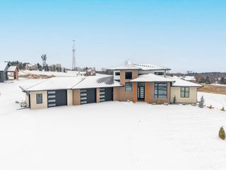 W8251 HACKBERRY HILLS ROAD, Hortonville, WI 54944