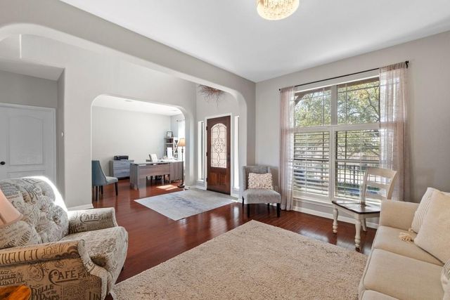 15104 Spillman Ranch LOOP, Austin, TX 78738