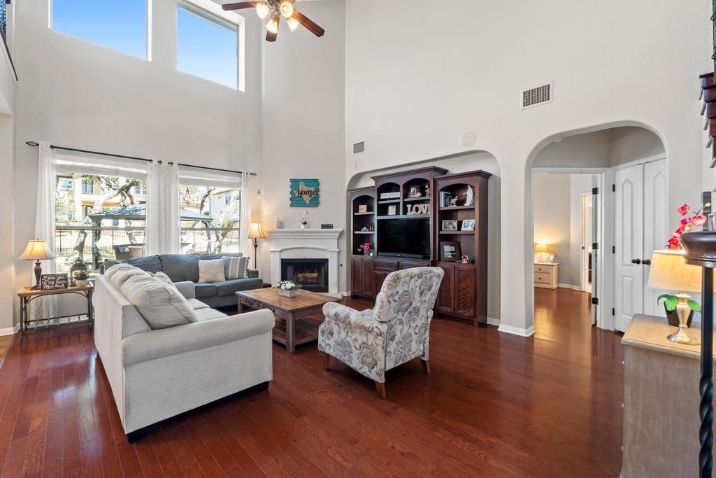 15104 Spillman Ranch LOOP, Austin, TX 78738