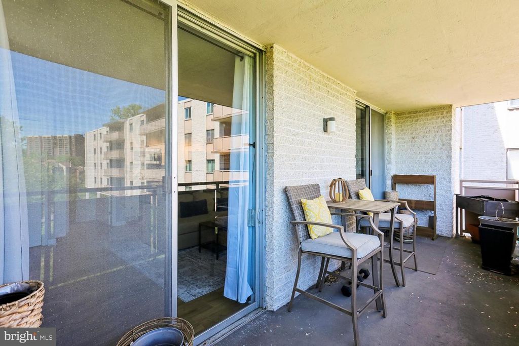 Image 14 of property listing at 7501 DEMOCRACY BLVD #B-222, Bethesda, MD 20817