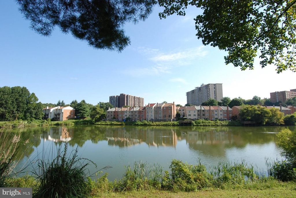 Image 16 of property listing at 7501 DEMOCRACY BLVD #B-222, Bethesda, MD 20817