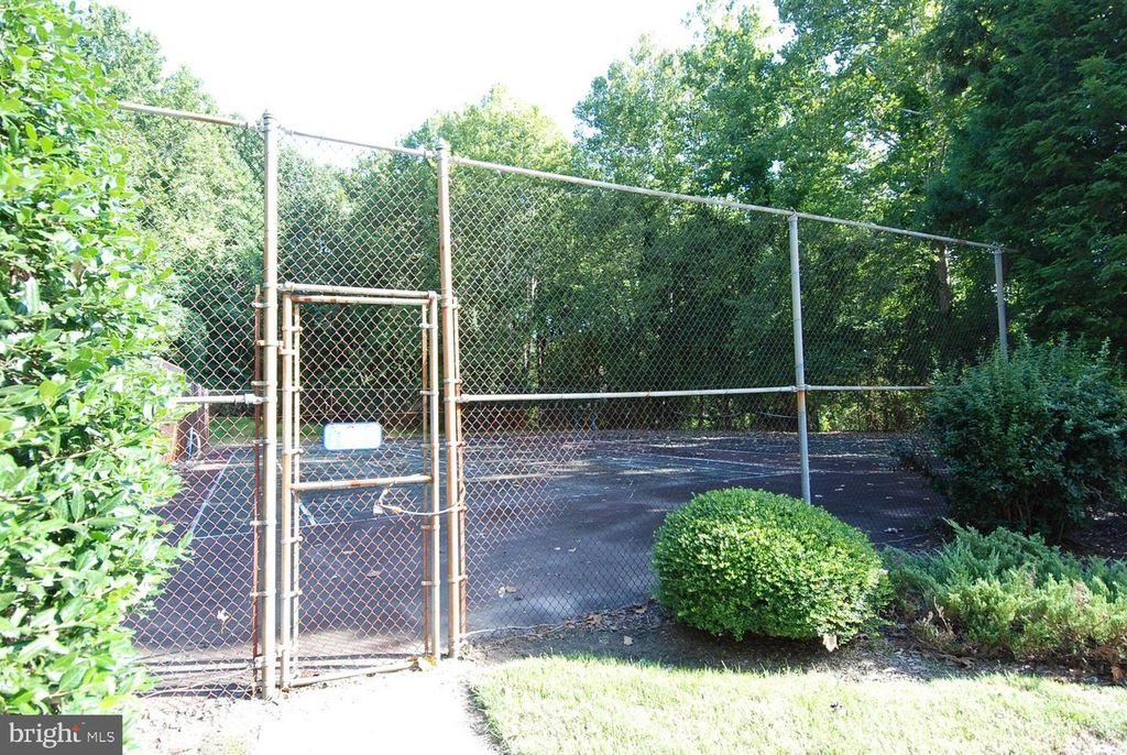 Image 19 of property listing at 7501 DEMOCRACY BLVD #B-222, Bethesda, MD 20817