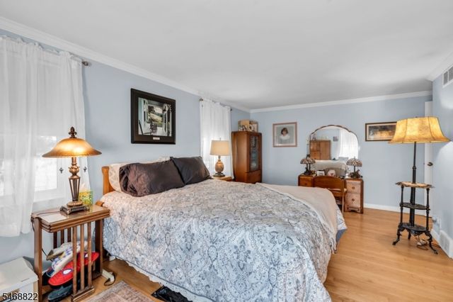 8 Lakeview Ct, Jefferson Twp., NJ 07438