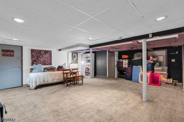 8 Lakeview Ct, Jefferson Twp., NJ 07438