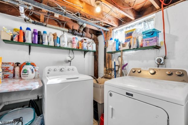 8 Lakeview Ct, Jefferson Twp., NJ 07438