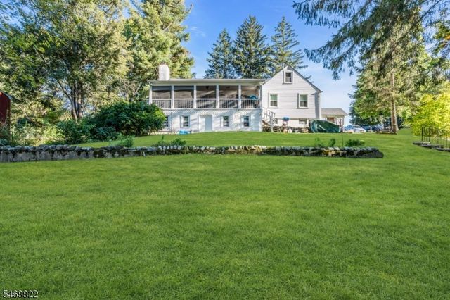 8 Lakeview Ct, Jefferson Twp., NJ 07438