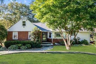 8 Lakeview Ct, Jefferson Twp., NJ 07438