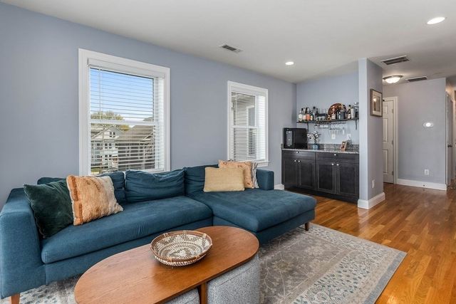 10 Irma St 3, Boston, MA 02124