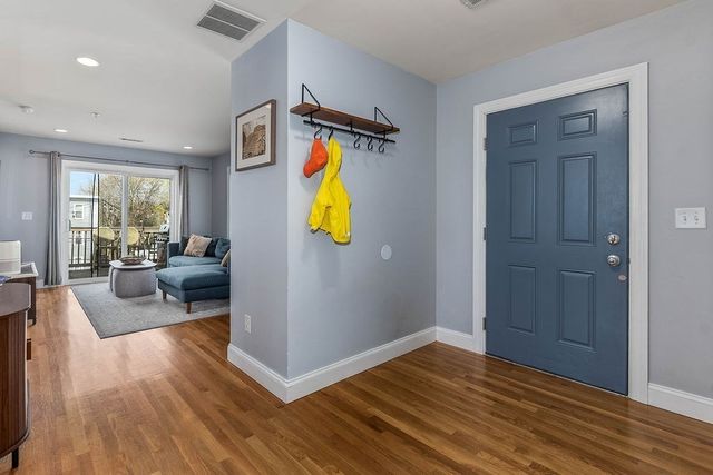 10 Irma St 3, Boston, MA 02124