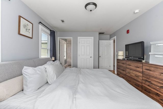 10 Irma St 3, Boston, MA 02124
