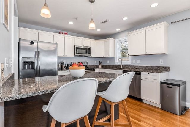 10 Irma St 3, Boston, MA 02124