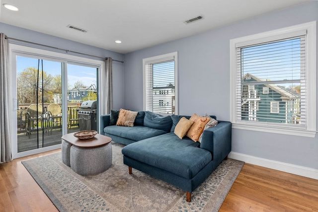 10 Irma St 3, Boston, MA 02124