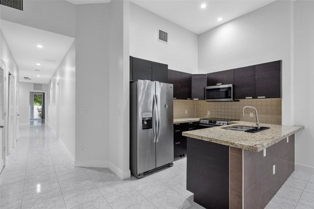 316 SW 16th Street B, Fort Lauderdale, FL 33315