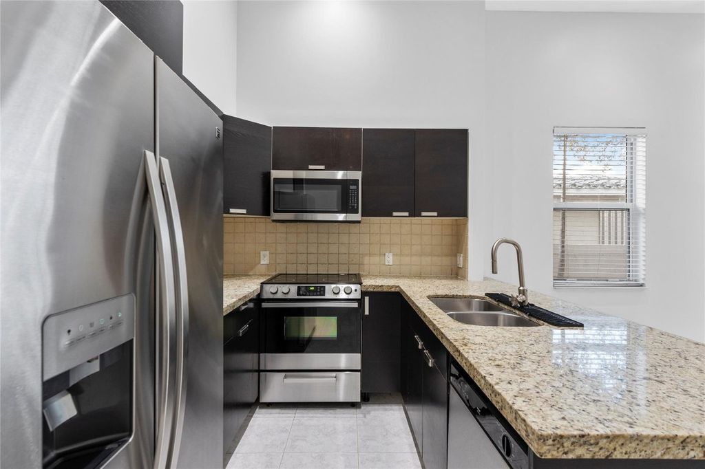 316 SW 16th Street B, Fort Lauderdale, FL 33315