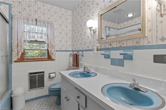1600 W Little Neck RD, Virginia Beach, VA 23452