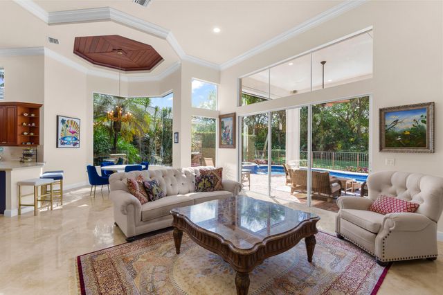 8850 Valhalla Drive, Delray Beach, FL 33446