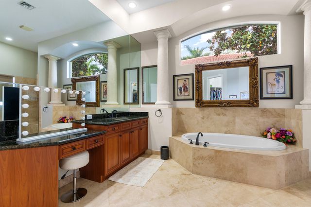 8850 Valhalla Drive, Delray Beach, FL 33446