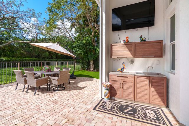 8850 Valhalla Drive, Delray Beach, FL 33446