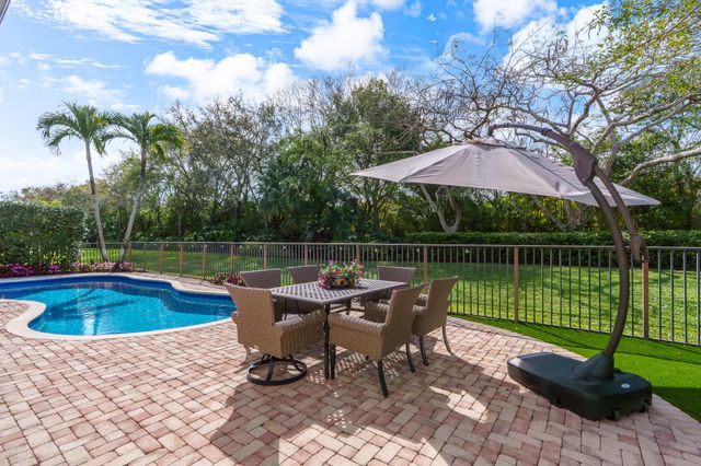 8850 Valhalla Drive, Delray Beach, FL 33446