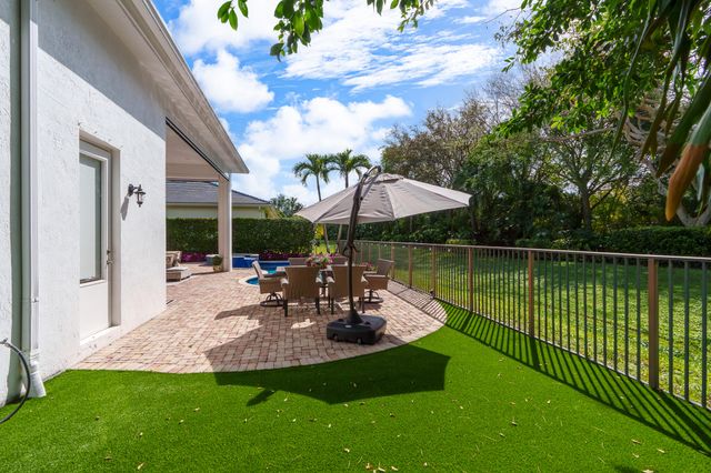 8850 Valhalla Drive, Delray Beach, FL 33446