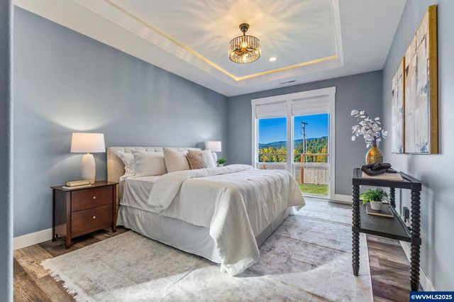 625 NW Crater Lake Dr, Dallas, OR 97338