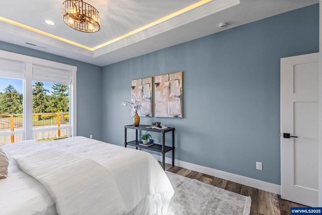 625 NW Crater Lake Dr, Dallas, OR 97338