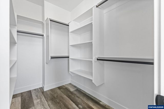 625 NW Crater Lake Dr, Dallas, OR 97338