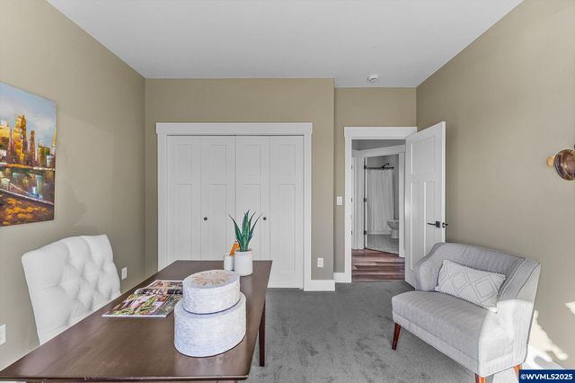 625 NW Crater Lake Dr, Dallas, OR 97338