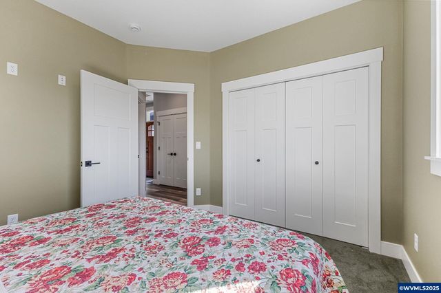 625 NW Crater Lake Dr, Dallas, OR 97338