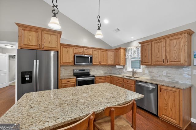 128 Tabitha Page Lane, Toccoa, GA 30577