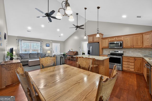 128 Tabitha Page Lane, Toccoa, GA 30577