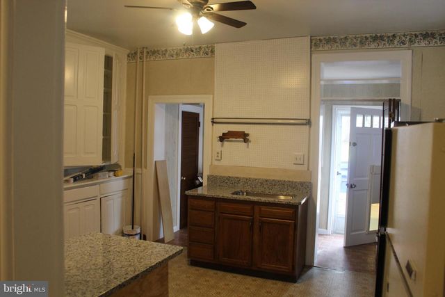 136 E WASHINGTON ST, Hagerstown, MD 21740