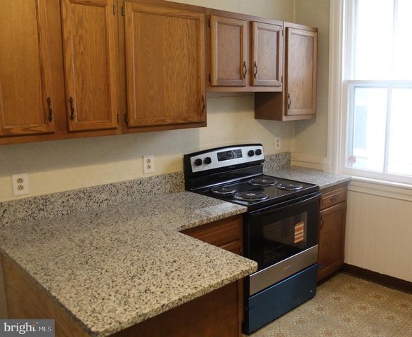 136 E WASHINGTON ST, Hagerstown, MD 21740