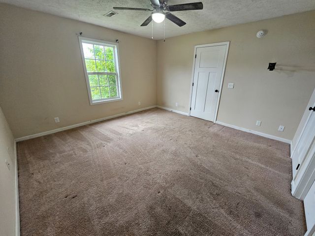 103 Stonefield Cir, Shelbyville, TN 37160