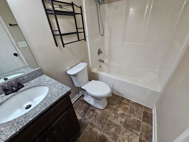103 Stonefield Cir, Shelbyville, TN 37160